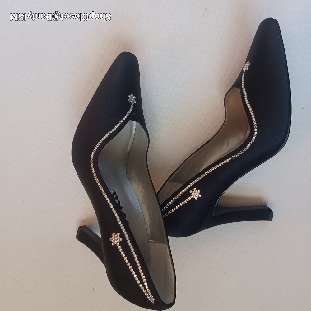 Elegant Black Heels with Rhinestone Detailing